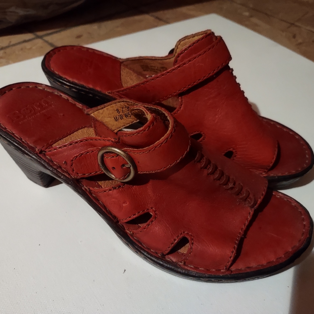 Born sandal clog